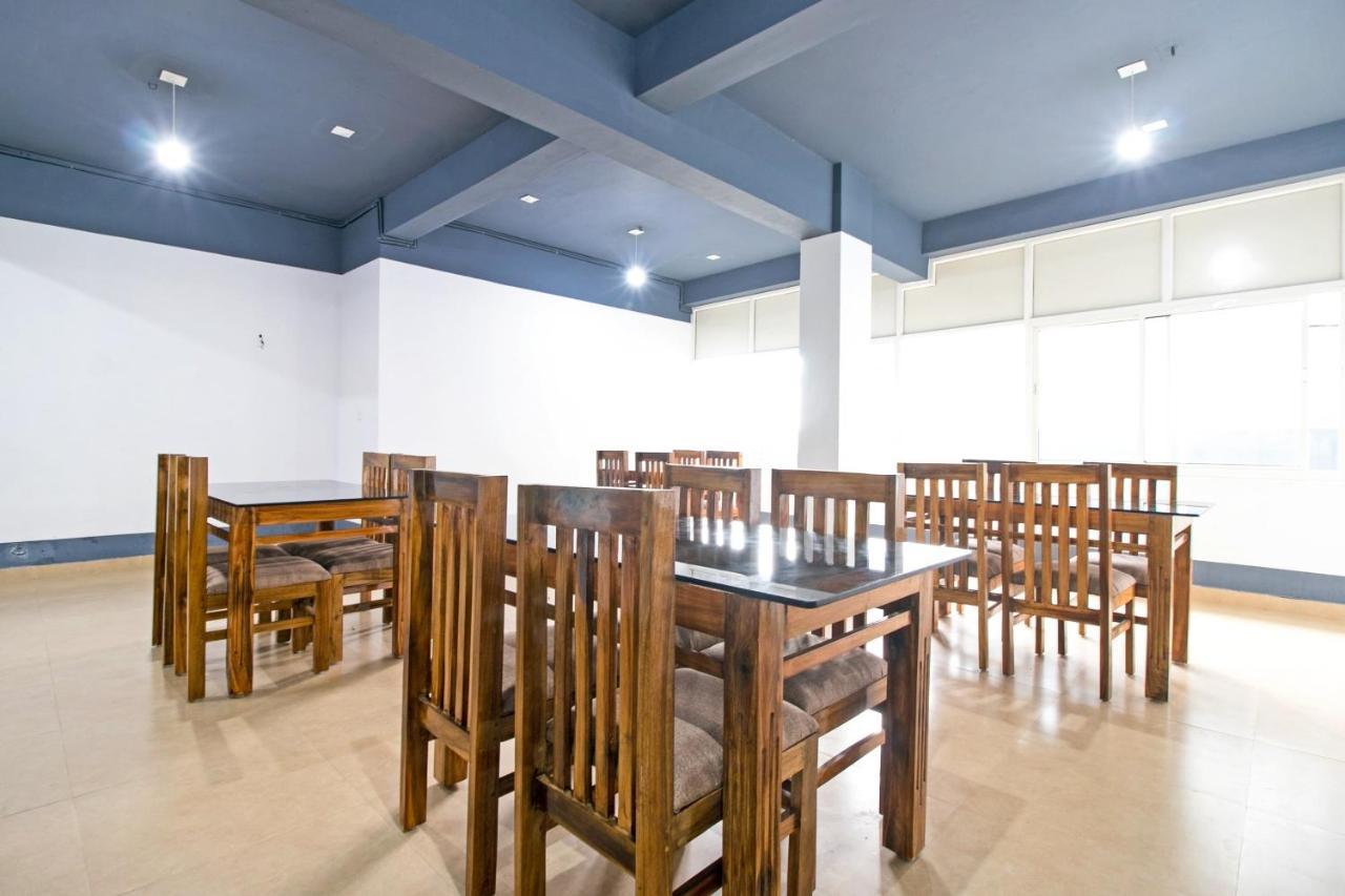 Collection O Aramam Executive Inn Kochi Buitenkant foto