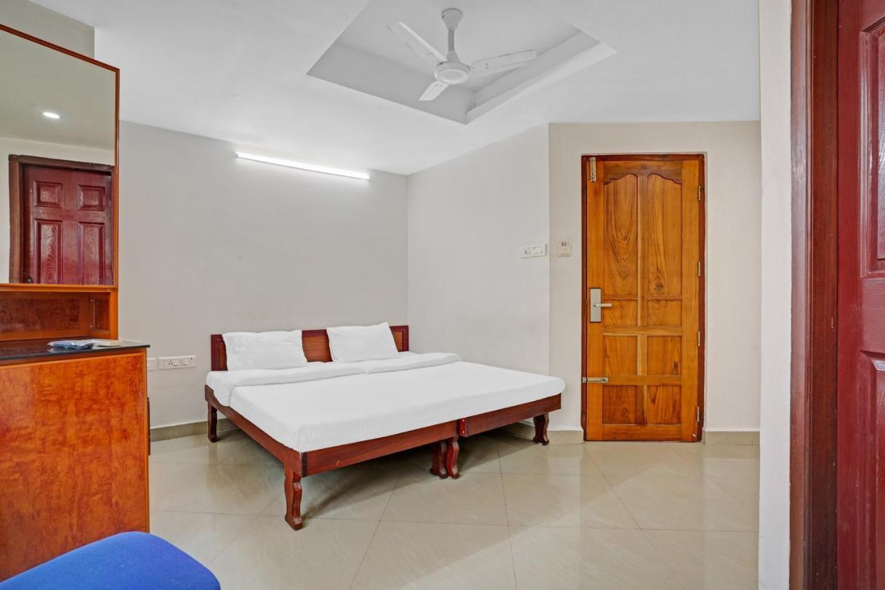 Collection O Aramam Executive Inn Kochi Buitenkant foto